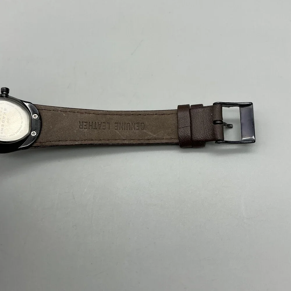 Skagen Womens Watch 23mm Brown Dial Crystal Brown Leather 833XSSLALH New Battery